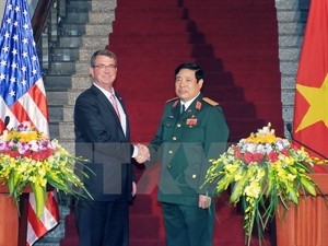 Vietnam, US boost defense ties - ảnh 1